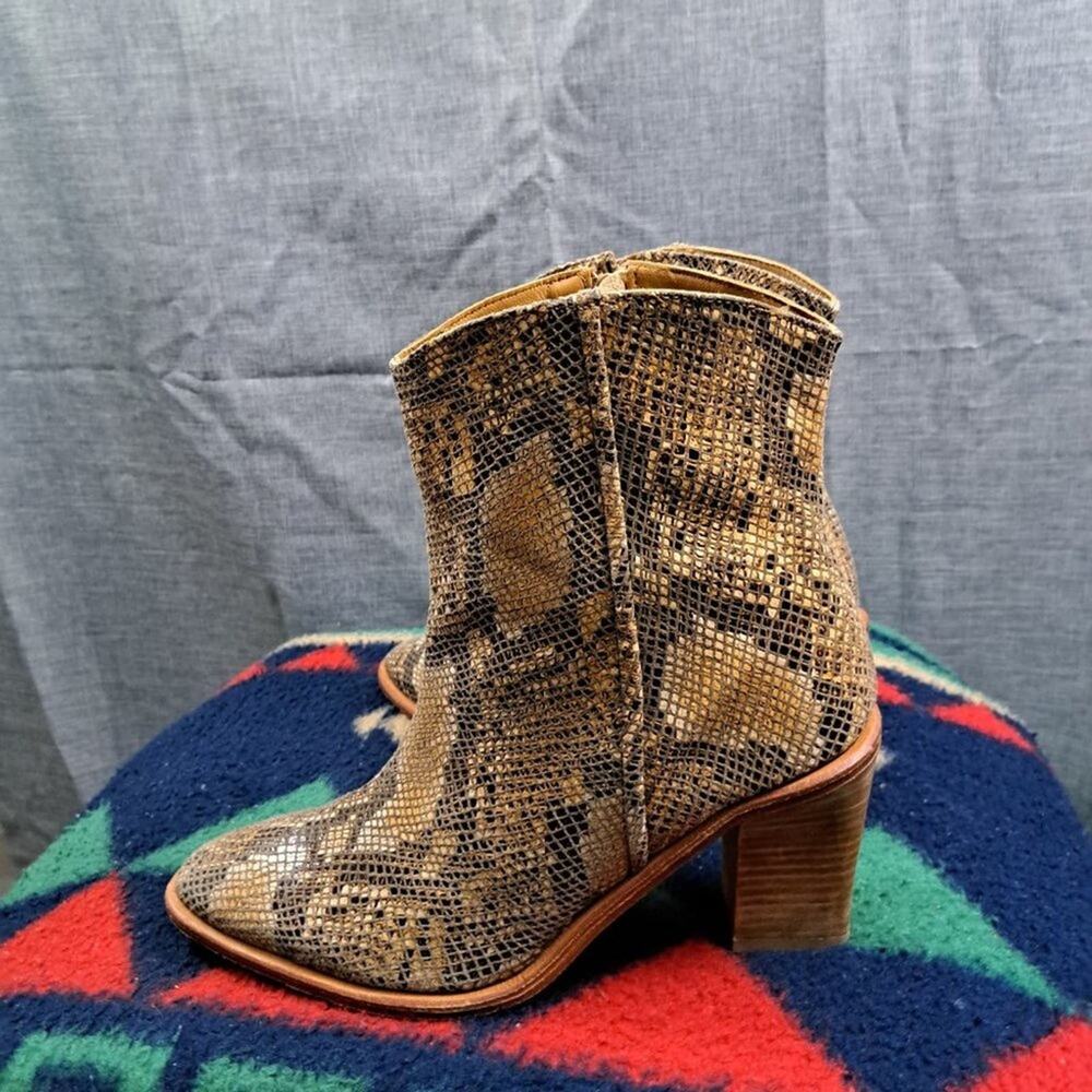 ! FREE PEOPLE Barclay Boot in Snake Skin Women Size 11